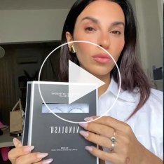Women sharing their experience with Nanolash